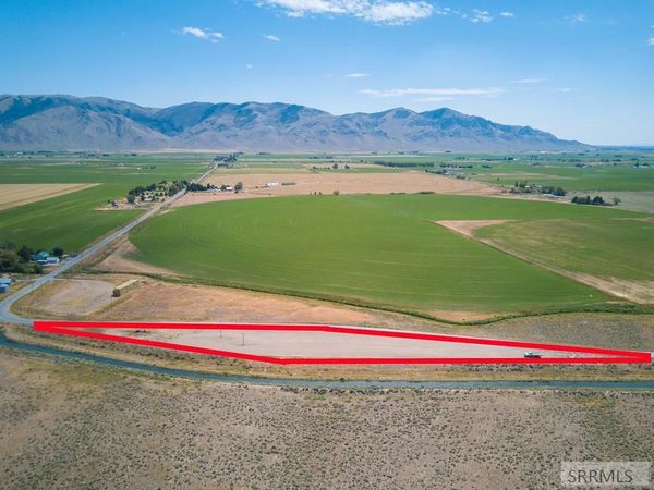 2900 N 3520 W, MOORE, ID 83255