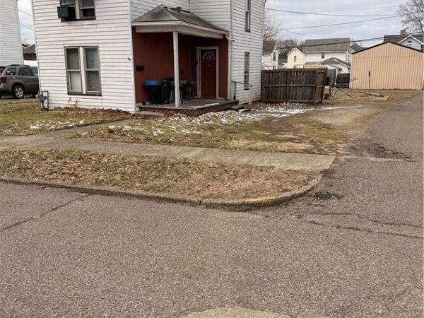 355 S 10th Street , Coshocton, OH 43812