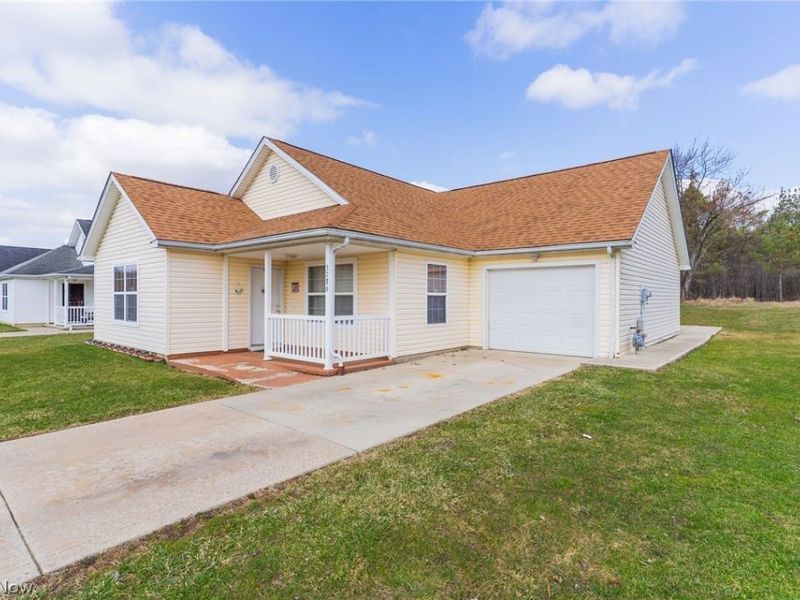 3786 Choice Court, Youngstown, OH 44505 Photo 2