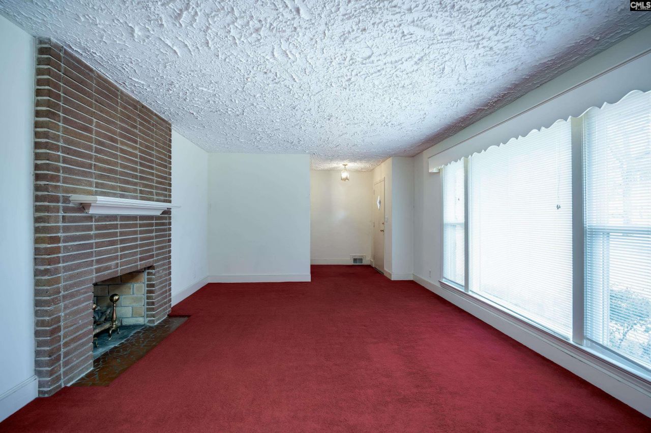 215 Castle Drive Photo 10