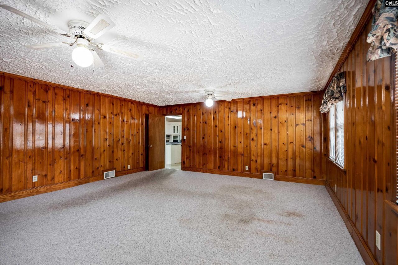 215 Castle Drive Photo 17