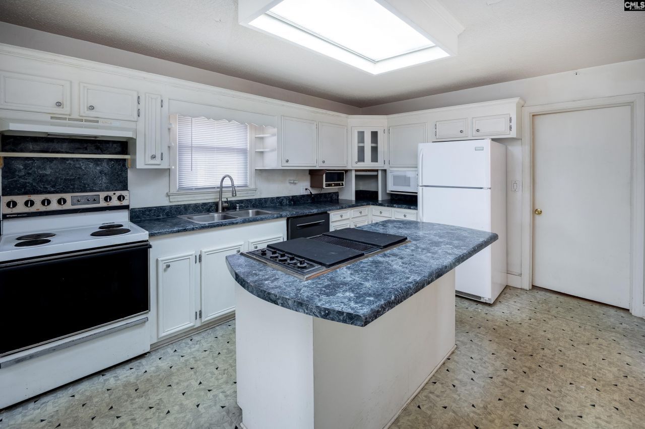 215 Castle Drive Photo 19