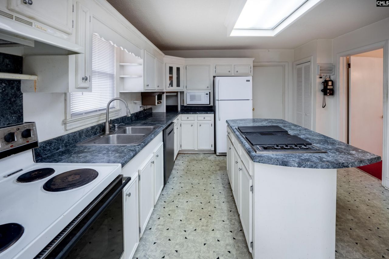 215 Castle Drive Photo 22