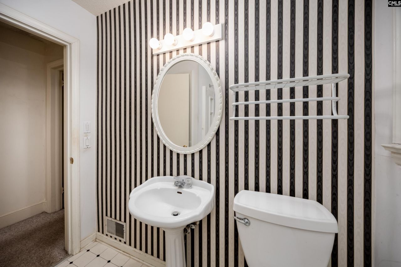 215 Castle Drive Photo 34