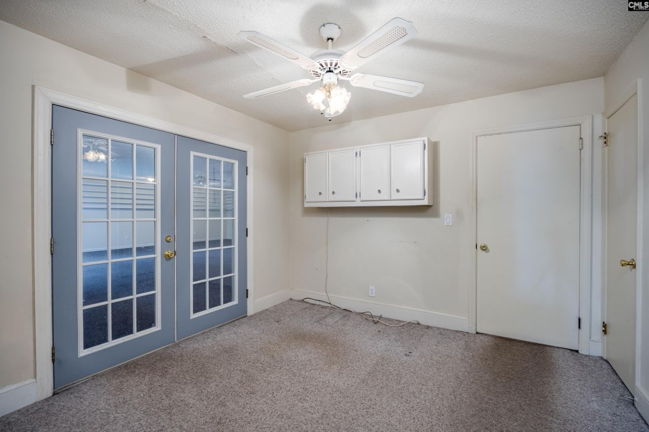 215 Castle Drive Photo 37