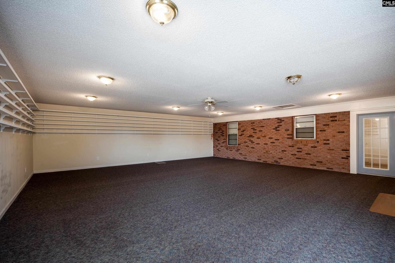 215 Castle Drive Photo 39