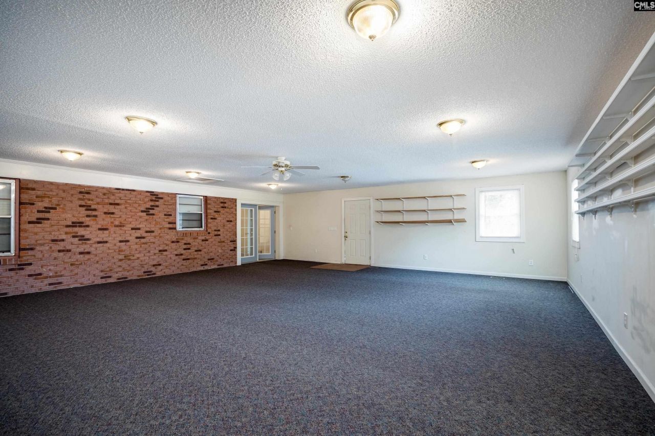 215 Castle Drive Photo 40