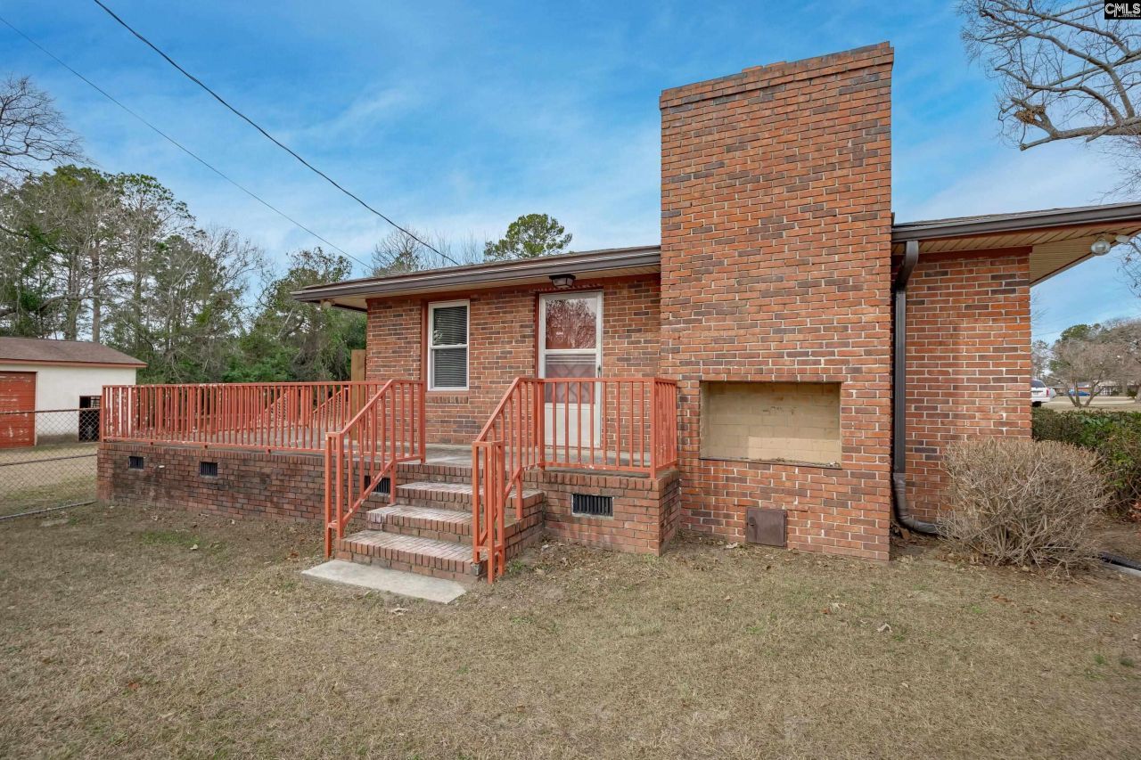 215 Castle Drive Photo 7