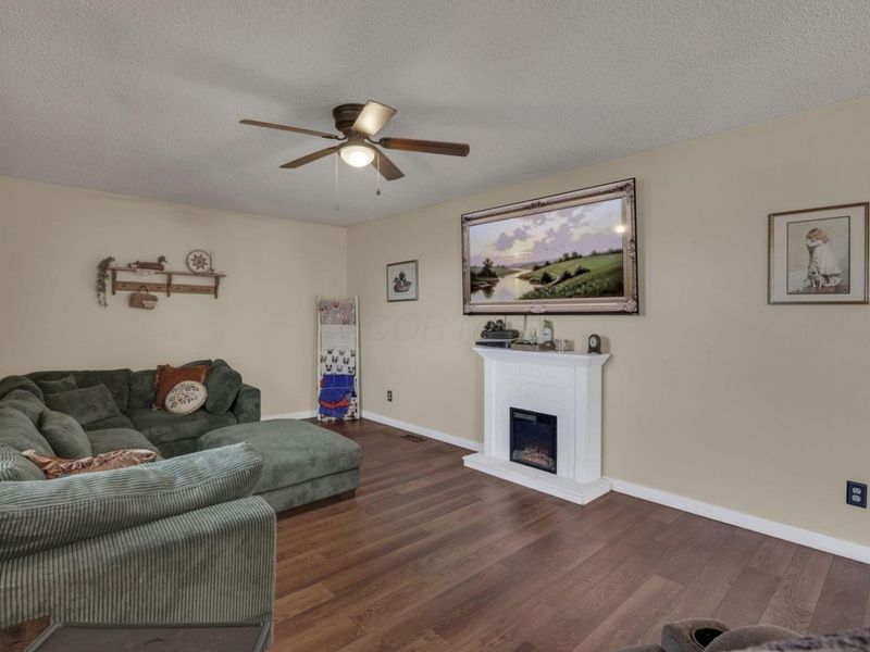 328 Cline Court , Ashville, OH 43103 Photo 7