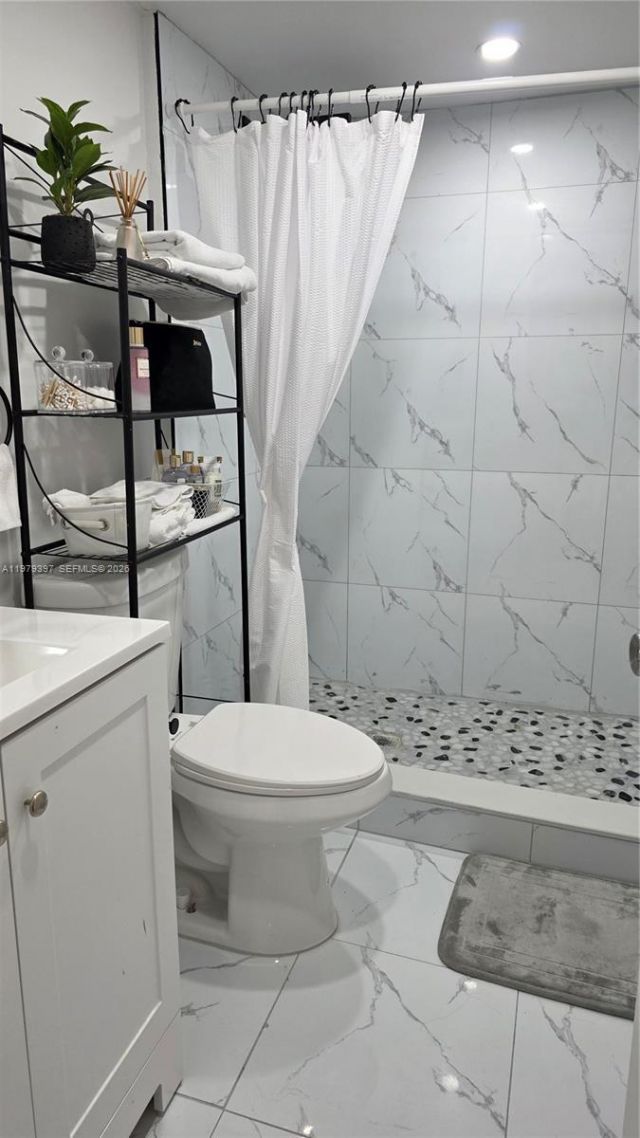 750 NE 199th St, Unit 101H, Miami, FL 33179 Photo