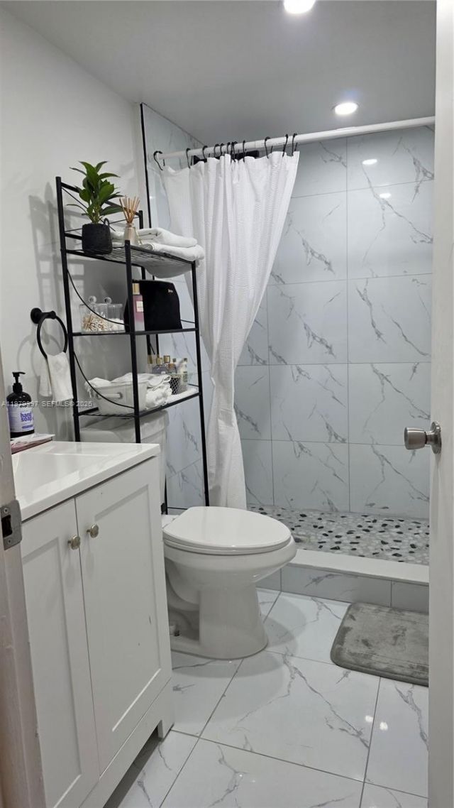 750 NE 199th St, Unit 101H, Miami, FL 33179 Photo