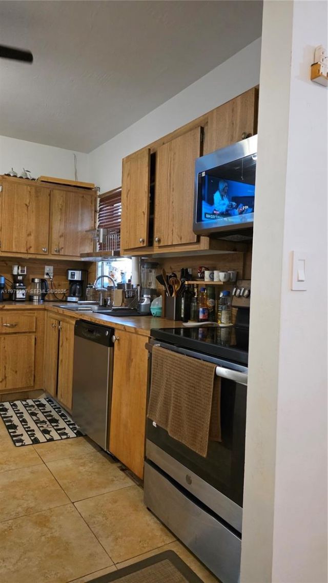 750 NE 199th St, Unit 101H, Miami, FL 33179 Photo