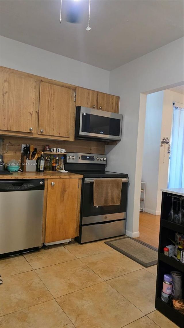 750 NE 199th St, Unit 101H, Miami, FL 33179 Photo