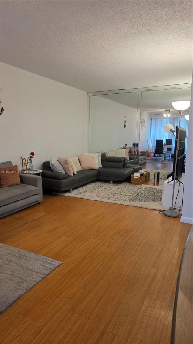 750 NE 199th St, Unit 101H, Miami, FL 33179 Photo