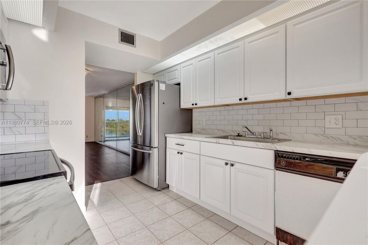 13001 SW 11th Ct, Unit 401A, Pembroke Pines, FL 33027 Photo