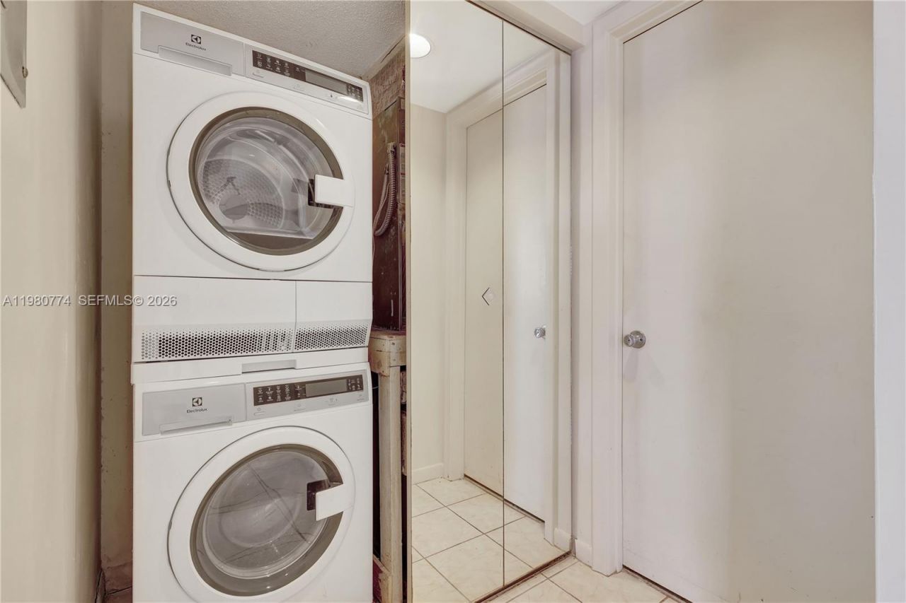 13001 SW 11th Ct, Unit 401A, Pembroke Pines, FL 33027 Photo