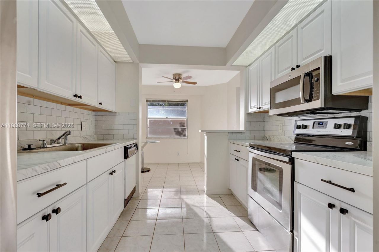13001 SW 11th Ct, Unit 401A, Pembroke Pines, FL 33027 Photo