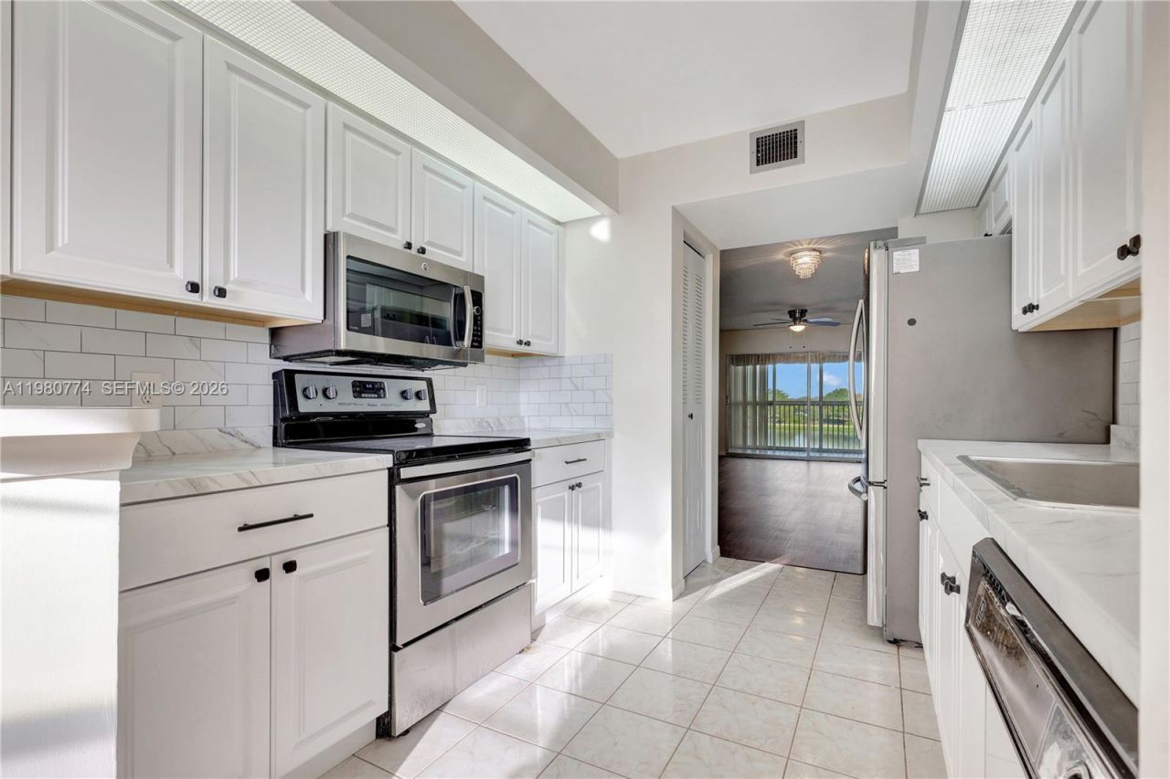 13001 SW 11th Ct, Unit 401A, Pembroke Pines, FL 33027 Photo