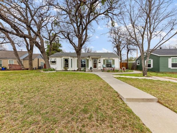 2153 W Lotus Avenue , Fort Worth, TX 76111