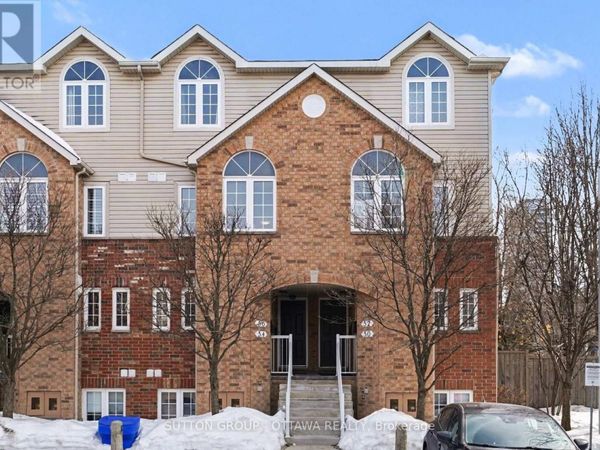 56 Steele Park Private, Ottawa, ON K1J0J2