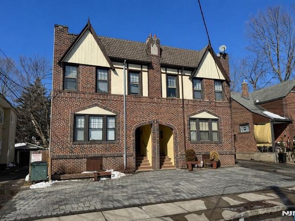 16 Roosevelt Avenue, DUMONT, NJ 07628