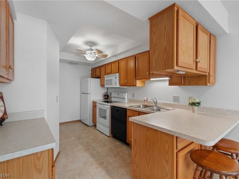 4124 Tannybrooke Lane NW, Unit 16-D, Canton, OH 44718 Photo 9