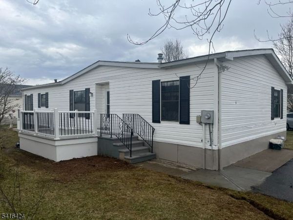 5 Caroline Drive, White, NJ 07823