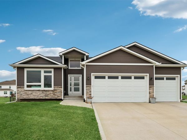 1210 NW Pine Bluff Circle, Waukee, IA 50263