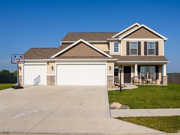 1902 Waynedale Drive, Garrett, IN 46738