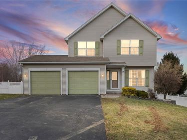 12 Cashmere Court, Rochester, NY 14609