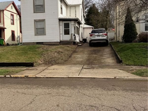 326 N 15th Street , Coshocton, OH 43812