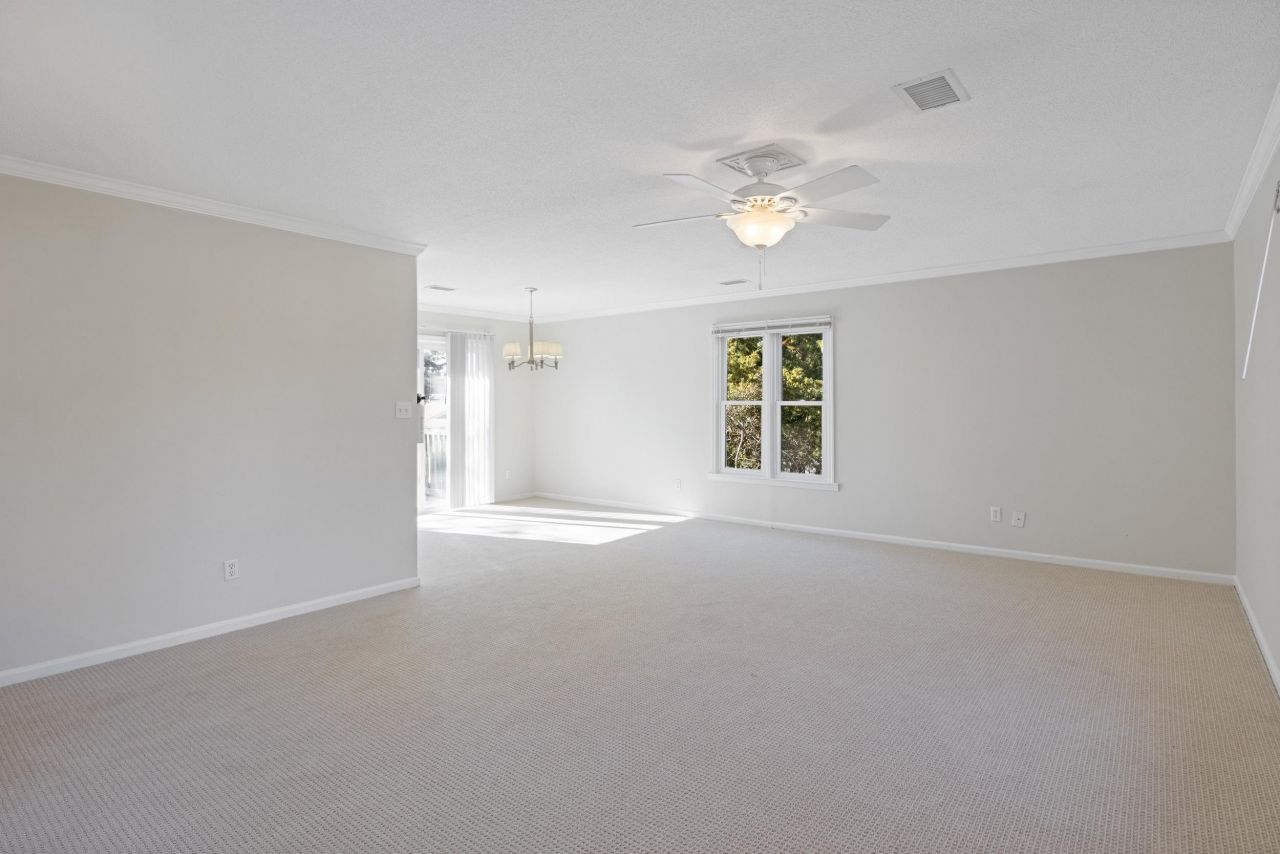 2005 Havens Dr. Photo 12