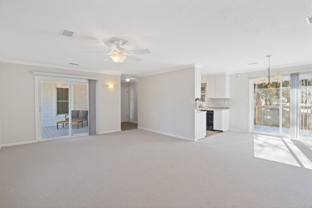 2005 Havens Dr. Photo 13