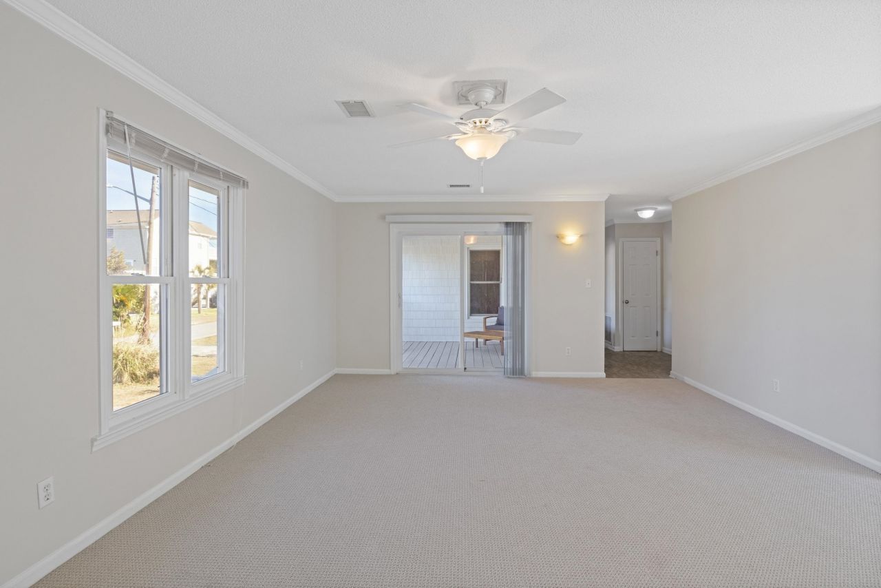 2005 Havens Dr. Photo 14