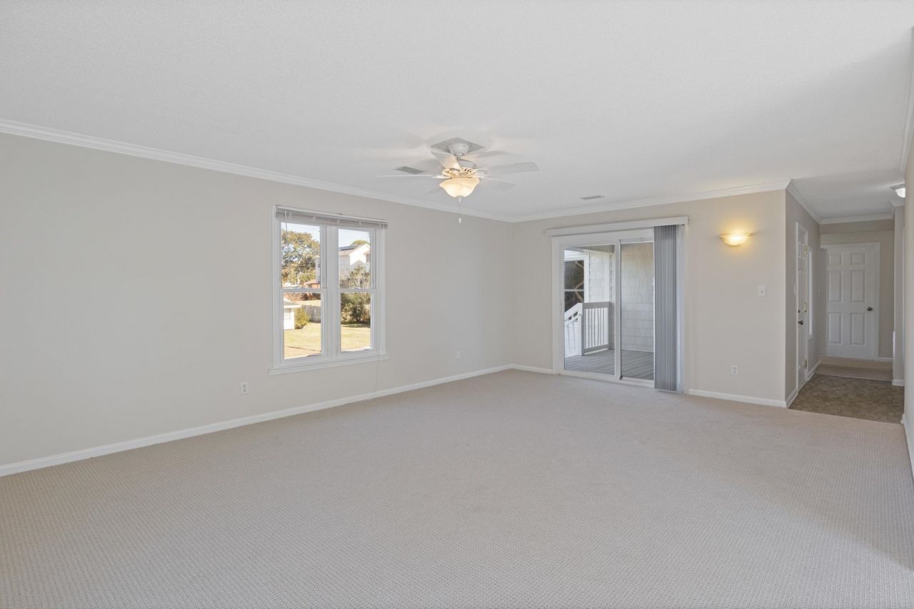 2005 Havens Dr. Photo 15