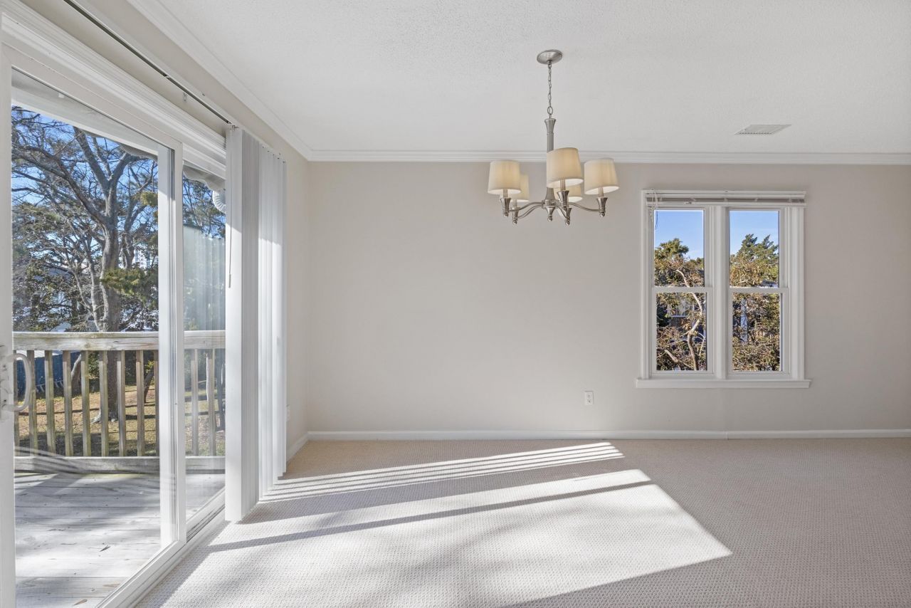 2005 Havens Dr. Photo 17