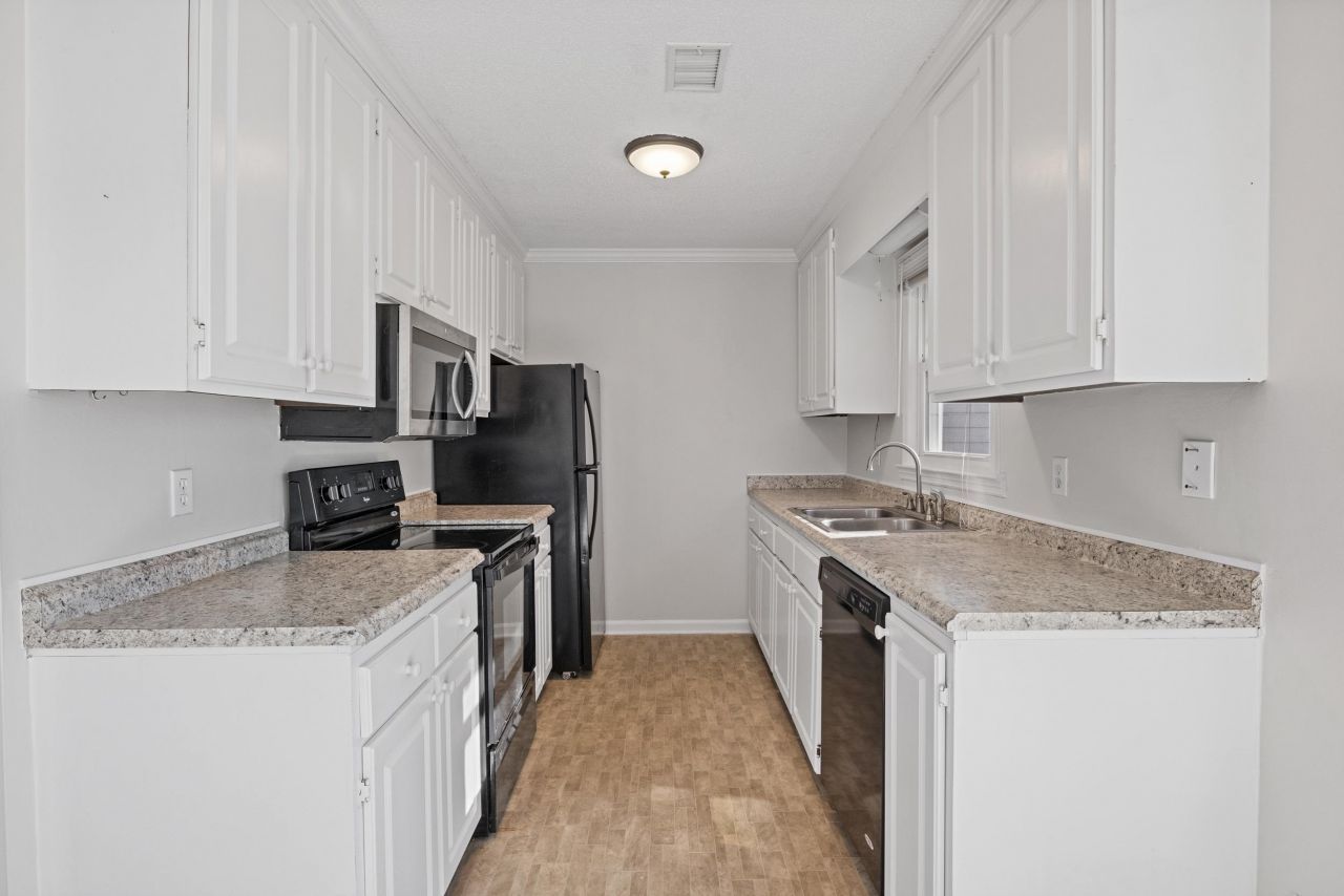 2005 Havens Dr. Photo 18