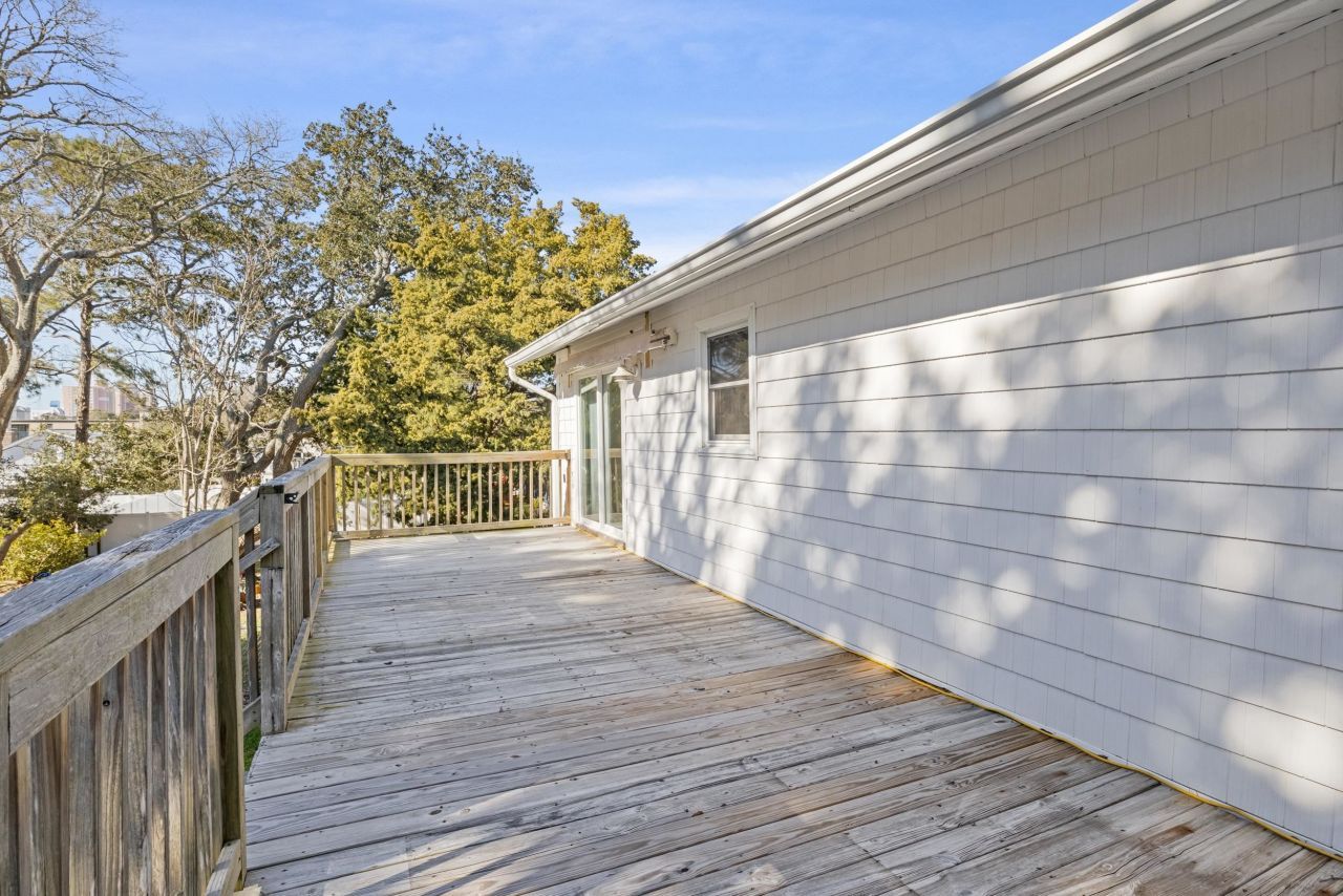 2005 Havens Dr. Photo 25