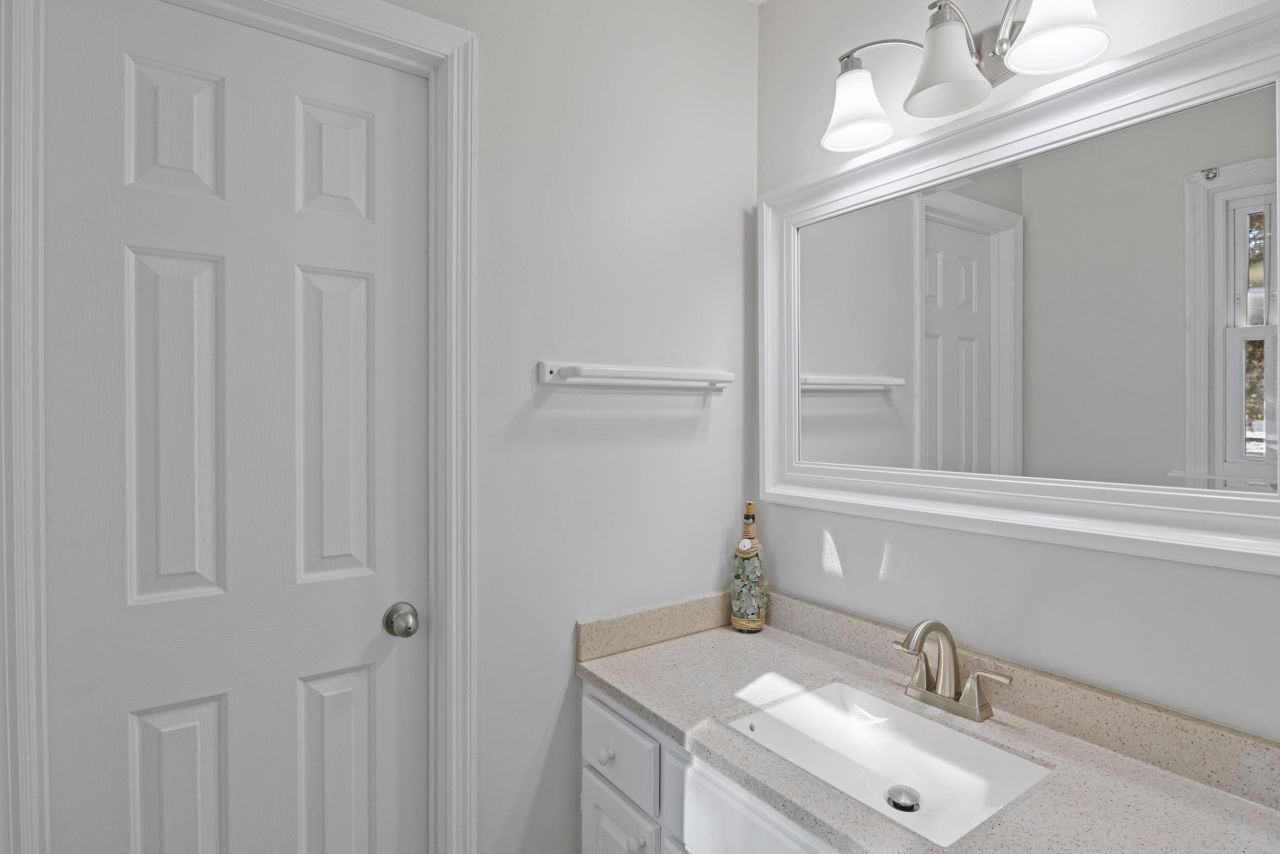 2005 Havens Dr. Photo 26