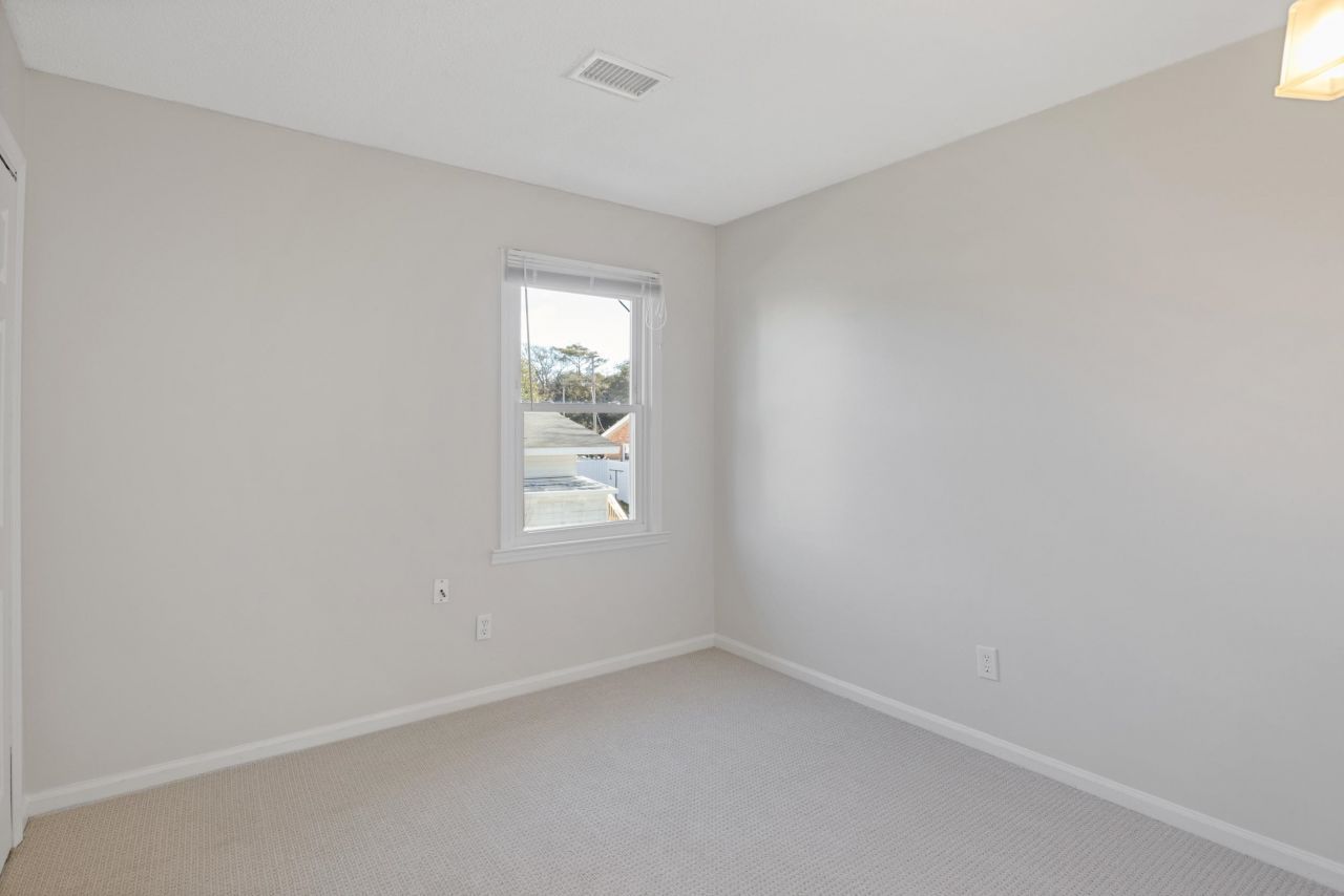 2005 Havens Dr. Photo 31