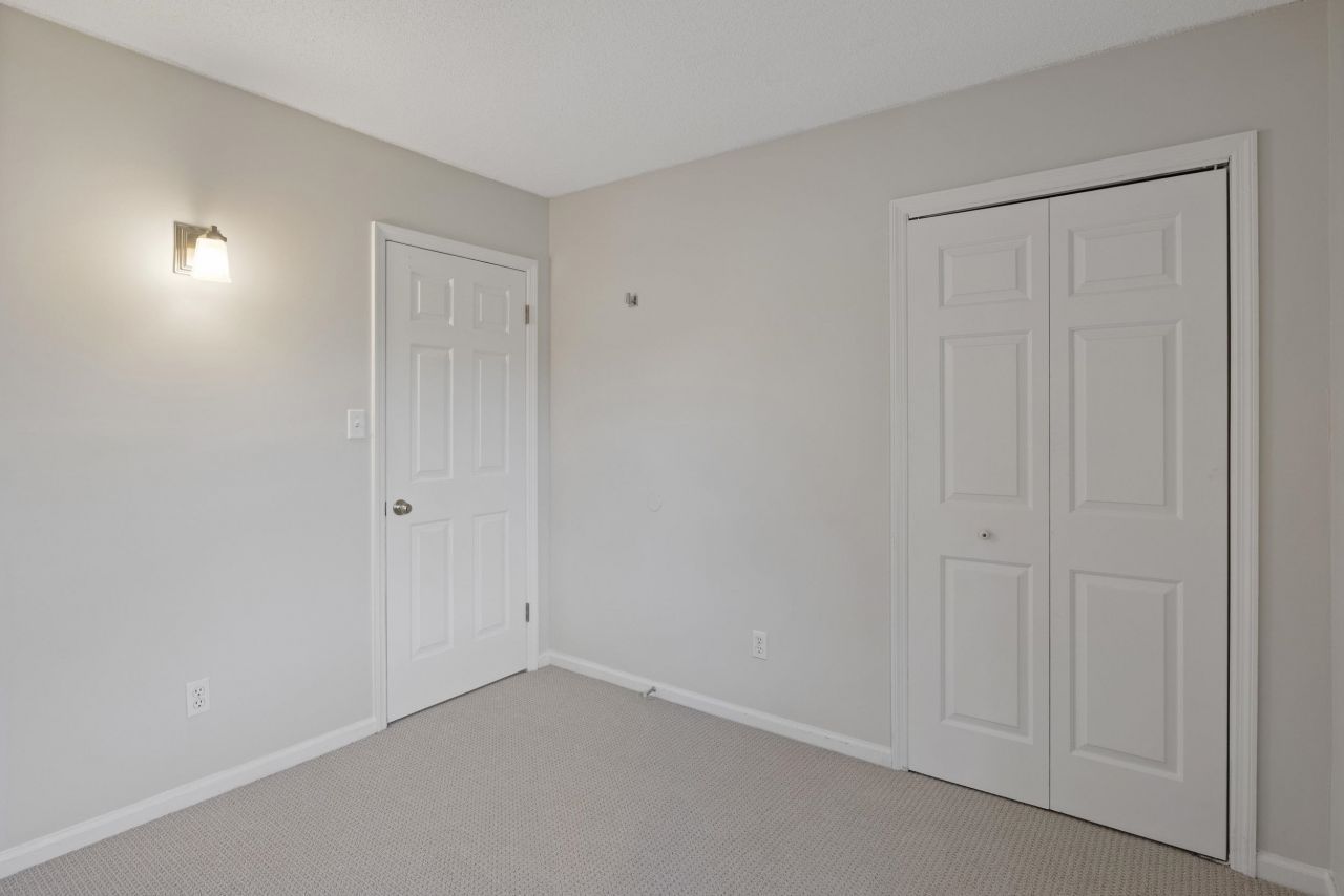 2005 Havens Dr. Photo 32