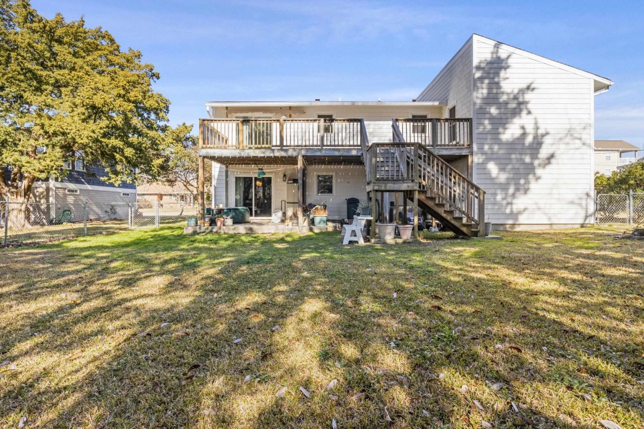 2005 Havens Dr. Photo 38