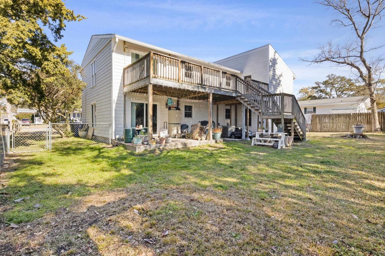 2005 Havens Dr. Photo 39