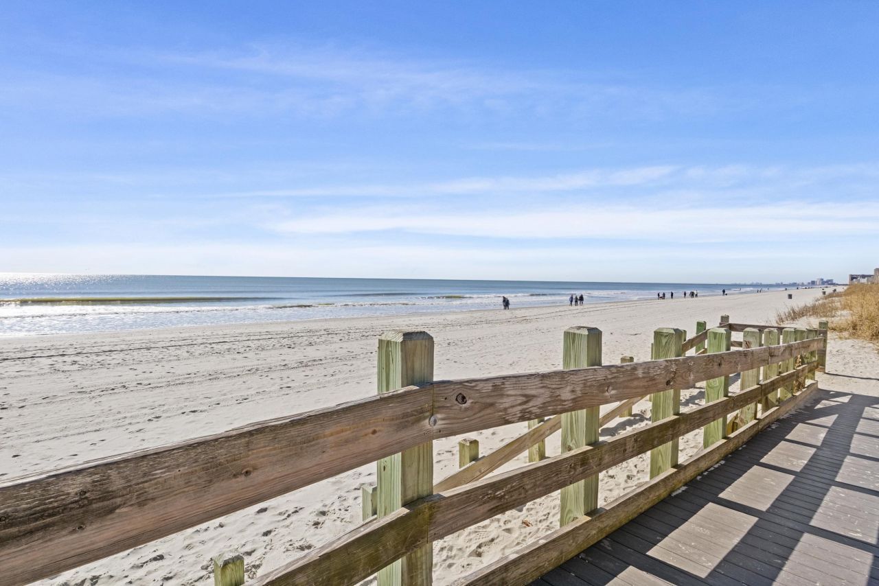 2005 Havens Dr. Photo 44