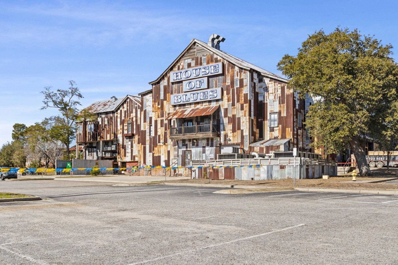 2005 Havens Dr. Photo 46