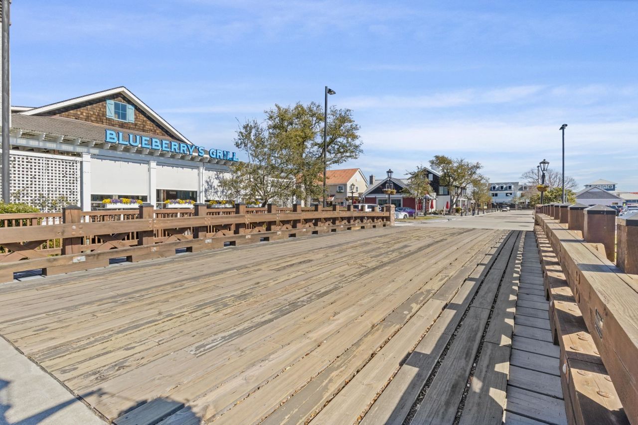 2005 Havens Dr. Photo 48