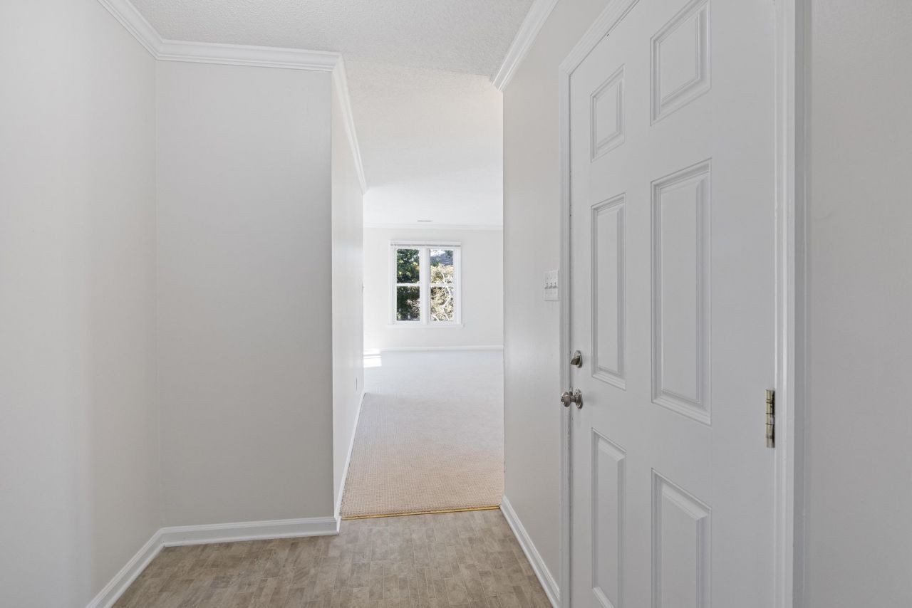 2005 Havens Dr. Photo 9