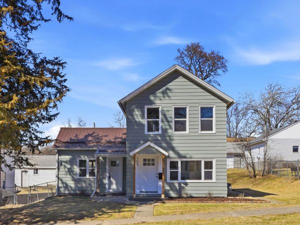 509 E 9TH, Muscatine, IA 52761