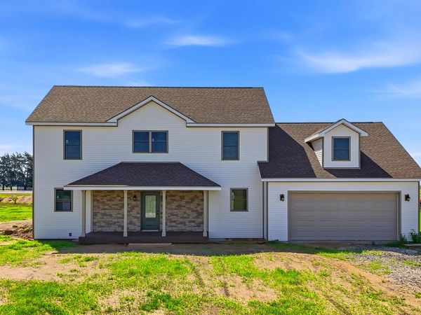 2144 MARY ANNS COURT, Muscatine, IA 52761