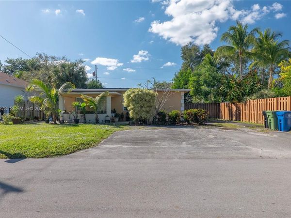 2621 SW 12th Ter , Fort Lauderdale, FL 33315